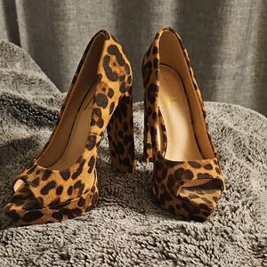 Leopard Print Peep Toe Heels Size 6